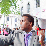 Somalis demonstrate outside South African High Commission