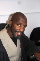 Willard Wigan / micro sculptor